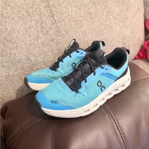 On Running Shoes in Black and Teal - Picture 2 of 7